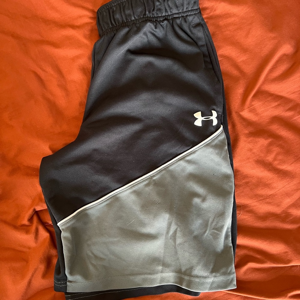 Under Armour Men's Black and Gray Athletic Shorts